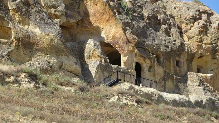 Gümüşhane’nin Sümela’sı Çakırkaya Manastırı kuşlara yuva oldu 9